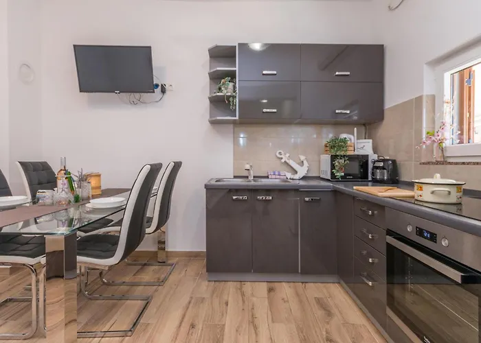 1 Bedroom In *