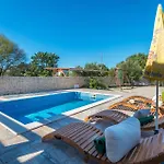 Stunning In Tatil Evi *