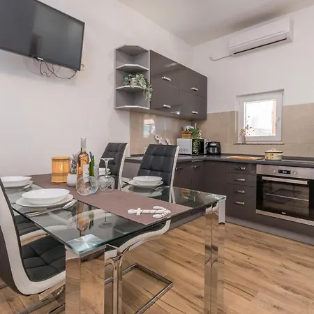 1 Bedroom In *