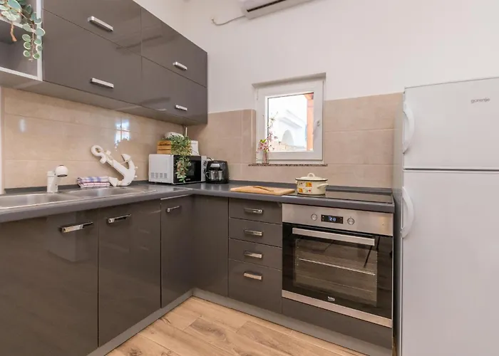 Vikendica 1 Bedroom In Biograd Na Moru